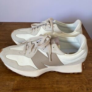 New Balance 327 Moonbeam with Driftwood